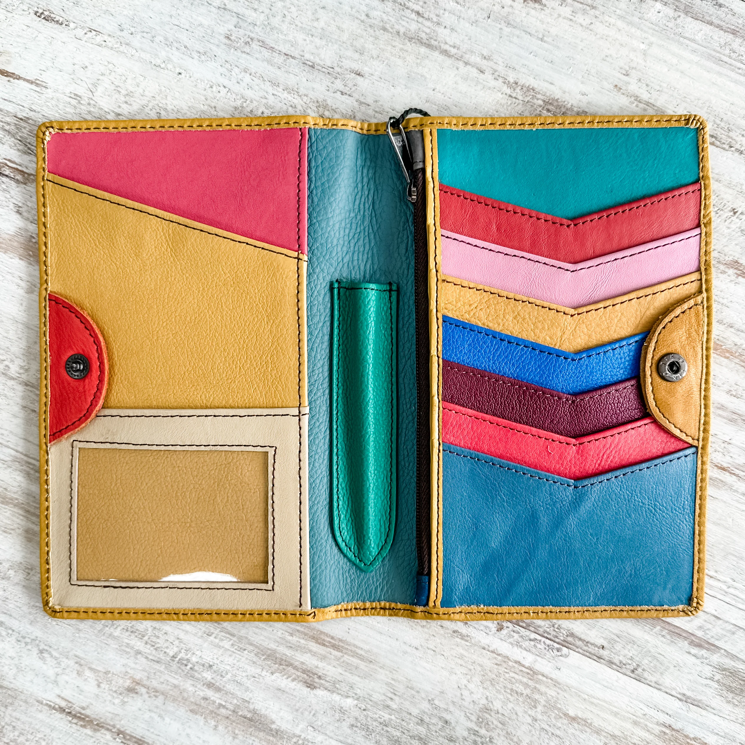 Laurie Wallet - Image 2