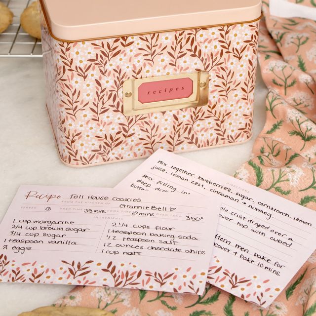 Pink Daisy Tin Recipe Box - Image 2